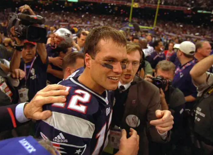 Leģendārais Toms Breidijs izcīnīja savu pirmo "Super Bowl"!